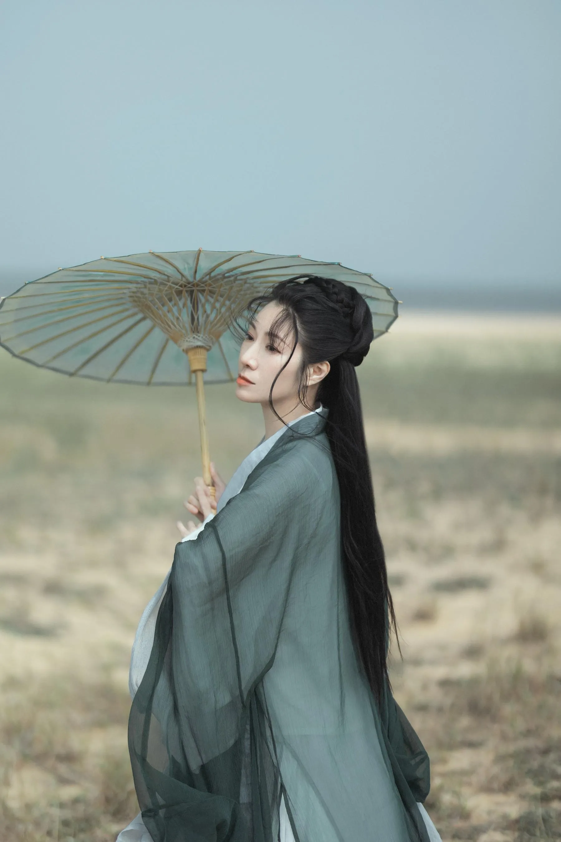 [YITUYU艺图语]2021.10.21 天涯倦客 何佳 [26P]插图2
